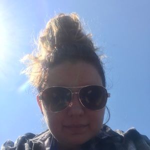 Meet your Posher, Marissa